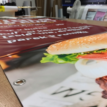 Banner PVC 440 - rozměr 1,5x4 m